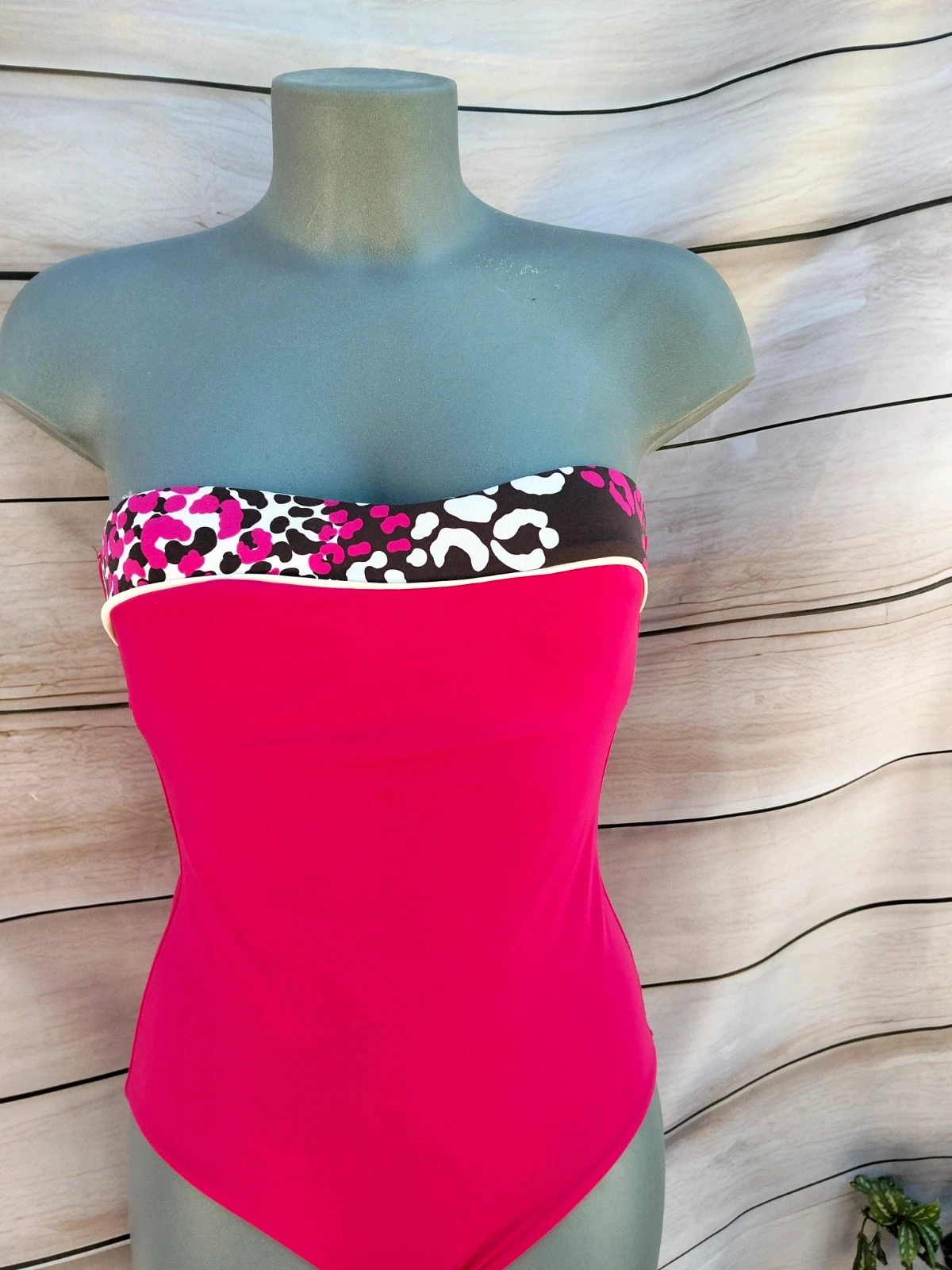 Bóca de banho feminina fucsia com decote em V - Estampa animal print - Tamanho aprox. P – photo 2